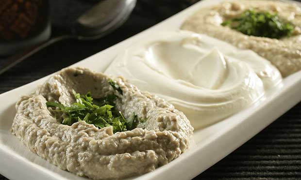 Comida árabe: aprenda a fazer pratos típicos como kafta, homus e quibe assado